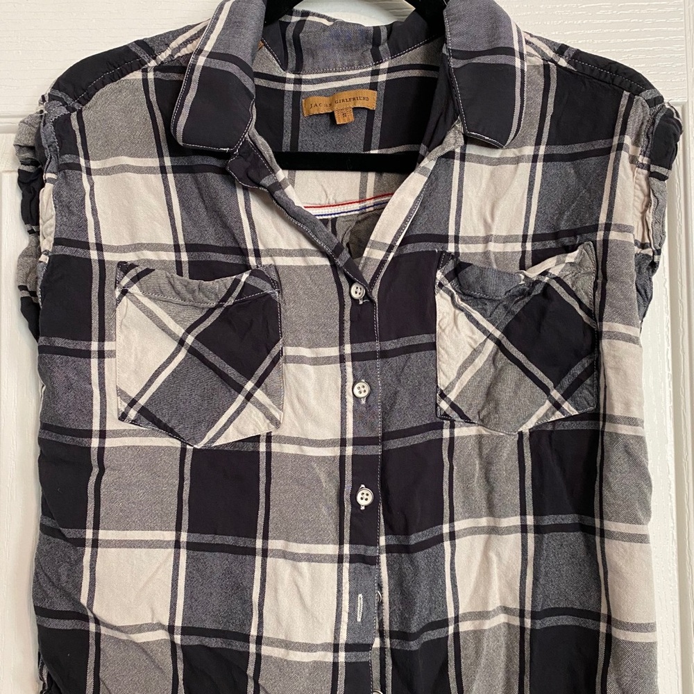 Jach’s Girlfriend Button Up